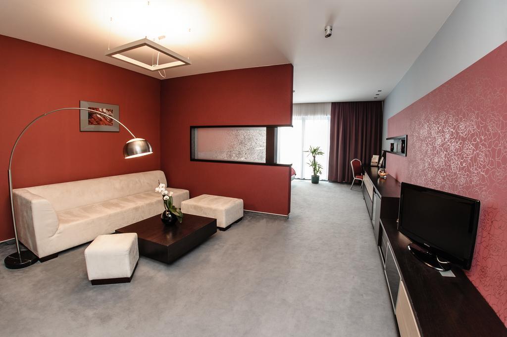 Hotel Magnus Trenčín Zewnętrze zdjęcie
