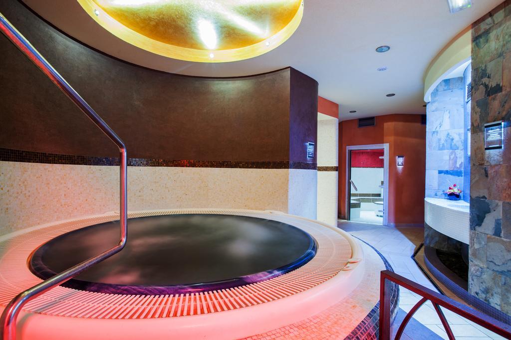 Hotel Magnus Trenčín Zewnętrze zdjęcie