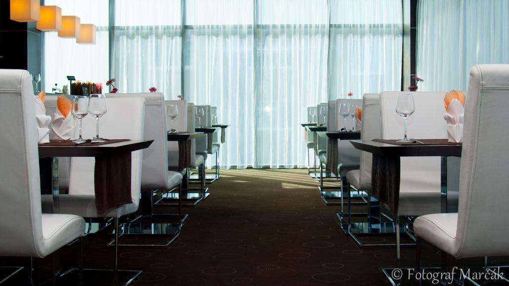 Hotel Magnus Trenčín Zewnętrze zdjęcie
