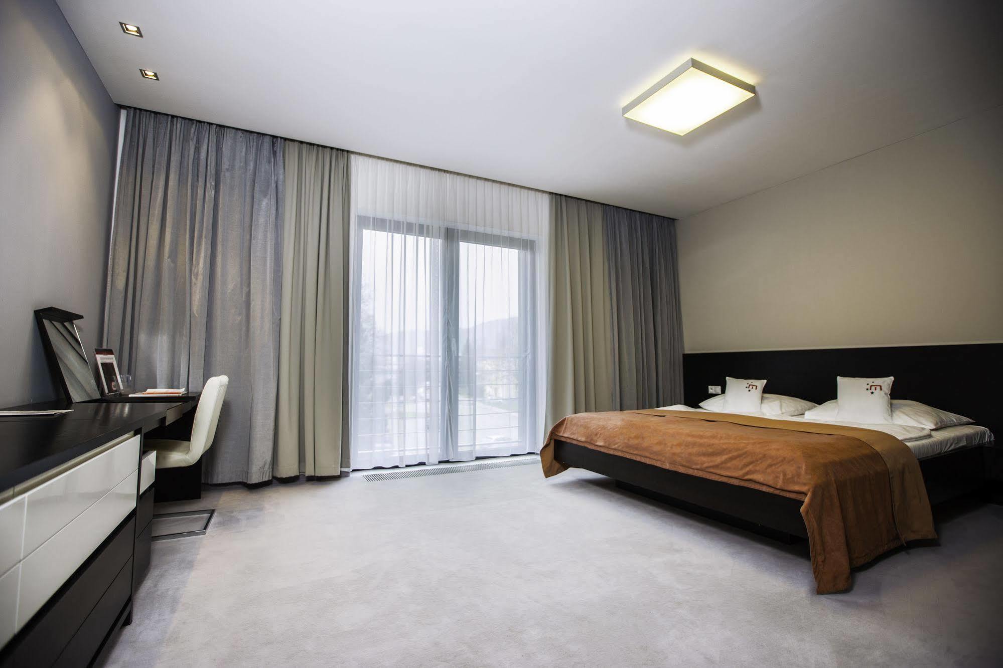 Hotel Magnus Trenčín Zewnętrze zdjęcie