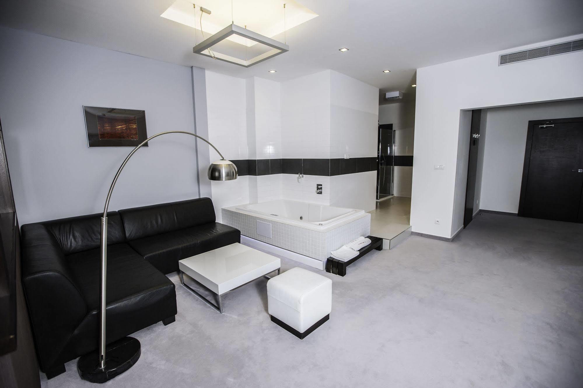 Hotel Magnus Trenčín Zewnętrze zdjęcie