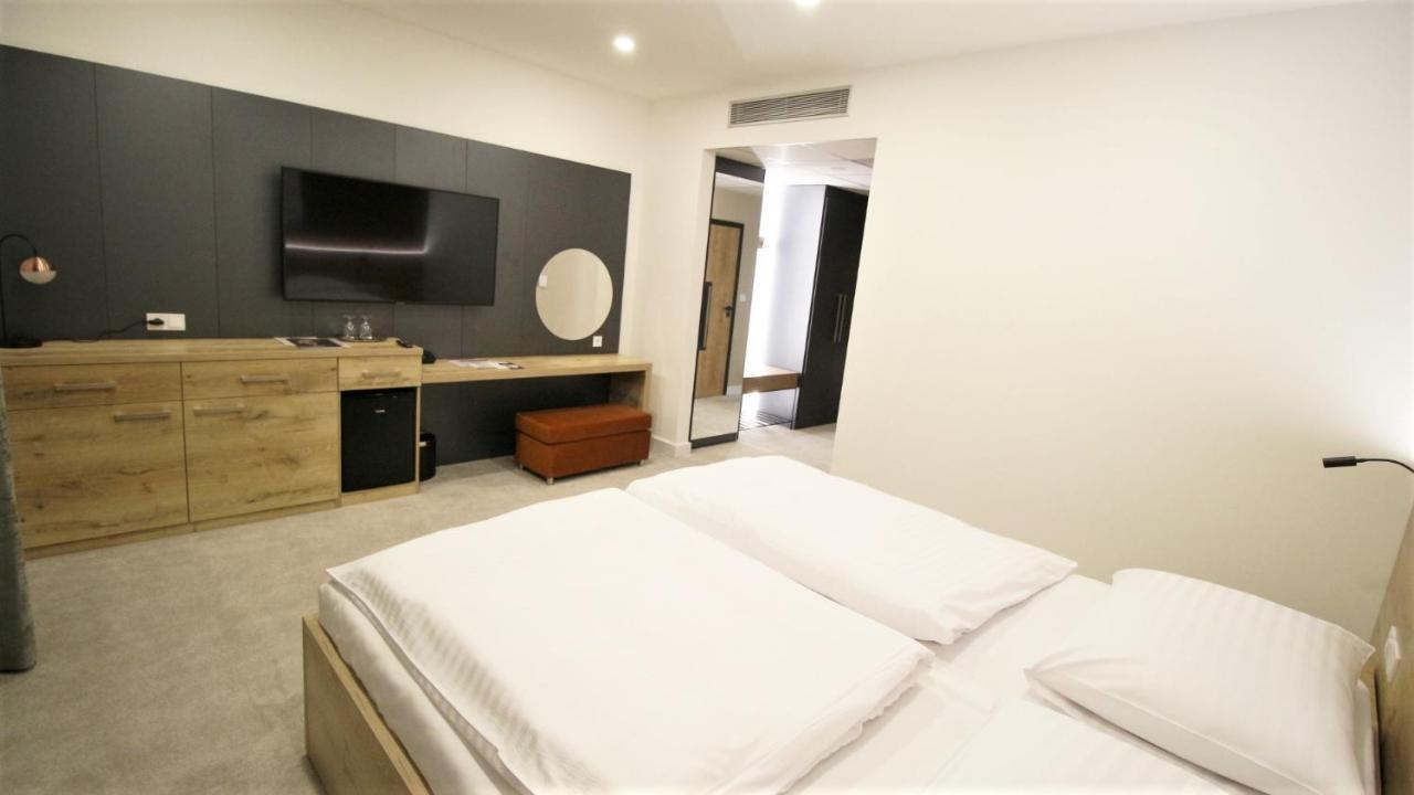 Hotel Magnus Trenčín Zewnętrze zdjęcie