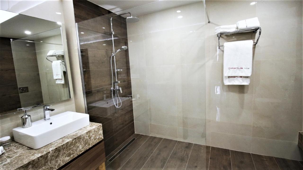 Hotel Magnus Trenčín Zewnętrze zdjęcie